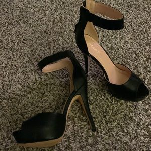 Dream Paris black open-toe heels. EUC! worn only once
